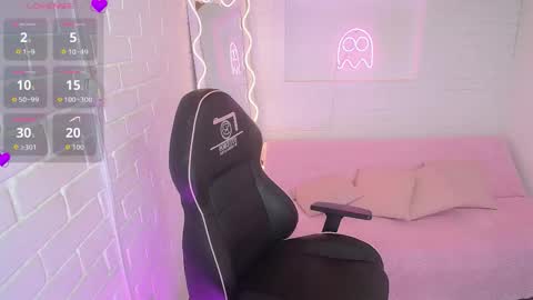 Lauxury  online show from 09.18.25