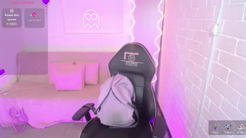 Lauxury  online show from 09.26.25