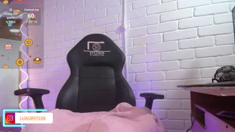 Lauxury  online show from 10.10.25