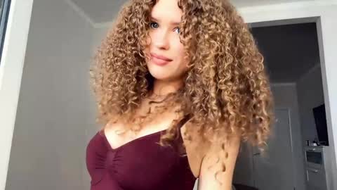 Snapshot of lavadahazeltine chatting on 05.30.26 Elin online show from 05.30.26