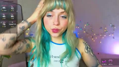 Snapshot of lavenderlav chatting on 12.20.25 Melissa online show from 12.20.25