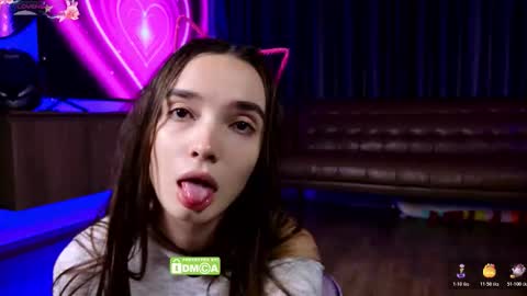 Snapshot of laxyflaxy chatting on 11.28.25 Anna online show from 11.28.25