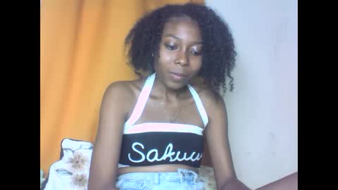 Snapshot of layannek chatting on 09.28.25 layannek online show from 09.28.25