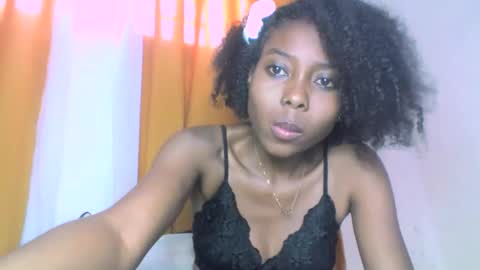 Snapshot of layannek chatting on 10.05.25 layannek online show from 10.05.25