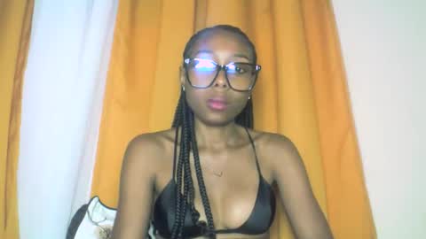 Snapshot of layannek chatting on 10.24.25 layannek online show from 10.24.25