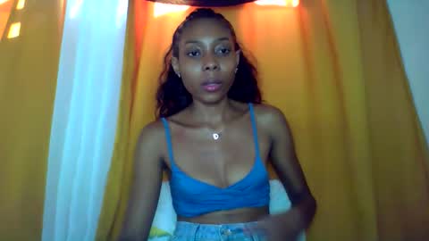 Snapshot of layannek chatting on 12.15.25 layannek online show from 12.15.25