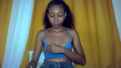 Snapshot of layannek chatting on 12.15.25 layannek online show from 12.15.25