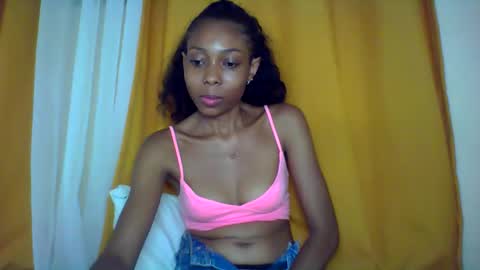 Snapshot of layannek chatting on 12.16.25 layannek online show from 12.16.25