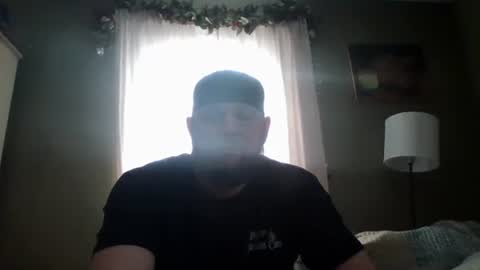layinlow42 online show from 02.01.25