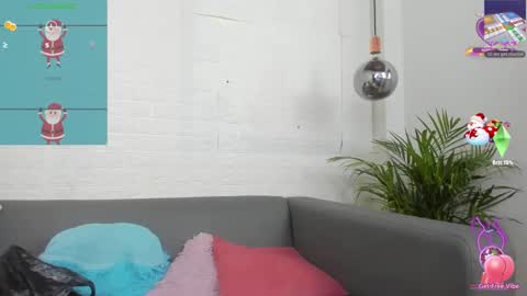 Layla online show from 12.30.24