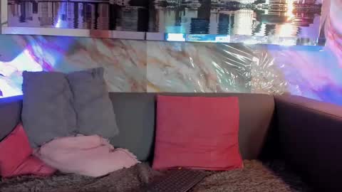 Layla online show from 03.12.25