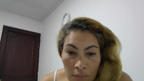 Snapshot of layla_astrum chatting on 05.08.26 layla_astrum online show from 05.08.26
