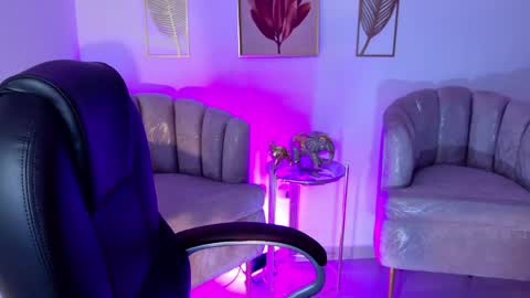 Snapshot of layla_breezee_ chatting on 04.29.26 Layla Breezee online show from 04.29.26