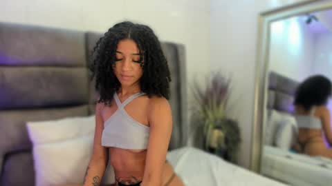 layla_clarke online show from 03.05.25