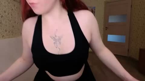 Snapshot of layla_glam chatting on 06.12.26 layla_glam online show from 06.12.26