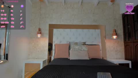 Snapshot of layla_mackenzie01 chatting on 02.14.26 Layla Mackenzie online show from 02.14.26