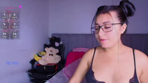 Layla online show from 01.20.25