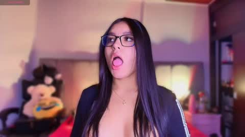 Layla online show from 02.20.25