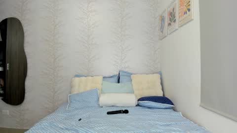 Layla Vanegas online show from 01.27.25