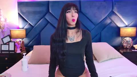 Snapshot of laylaadoll_ chatting on 04.27.26 Lau online show from 04.27.26
