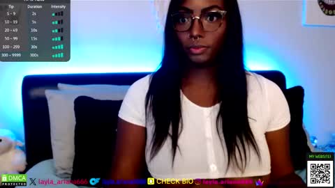 Snapshot of laylaariana chatting on 10.09.25 laylaariana online show from 10.09.25