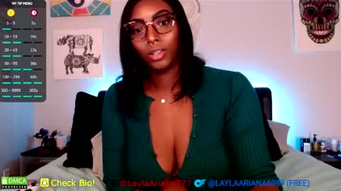 Snapshot of laylaariana69 chatting on 05.22.26 LaylaAriana online show from 05.22.26