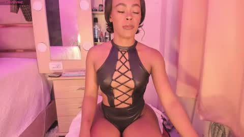 Snapshot of laylacarteer chatting on 06.17.26 LAYLA online show from 06.17.26