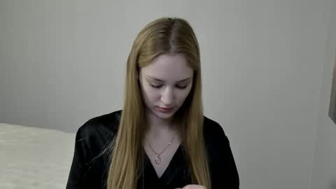 Snapshot of laylla001 chatting on 12.02.24 Laylla001 online show from 12.02.24