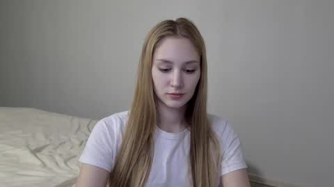 Snapshot of laylla001 chatting on 12.03.24 Laylla001 online show from 12.03.24