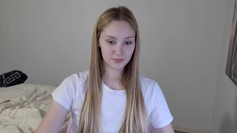 Snapshot of laylla001 chatting on 12.06.24 Laylla001 online show from 12.06.24