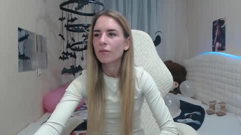Snapshot of laymablast chatting on 10.17.25 laymablast online show from 10.17.25
