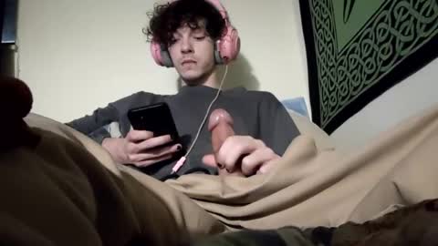 Stitch online show from 03.05.25