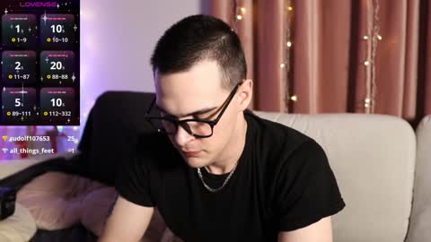 Snapshot of laynevibe chatting on 01.15.25 ntmu online show from 01.15.25