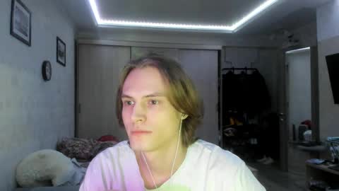Snapshot of lazaret1k chatting on 04.09.26 Vladi online show from 04.09.26