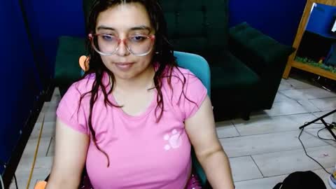 Snapshot of lcherryblossoml chatting on 09.28.25 lcherryblossoml online show from 09.28.25