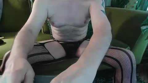 Snapshot of ldnslzy chatting on 10.05.25 ldnslzy online show from 10.05.25