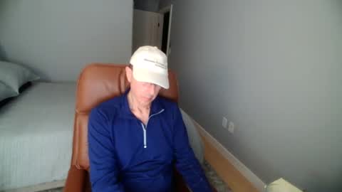 Snapshot of ldrunner2 chatting on 03.01.25 LD online show from 03.01.25