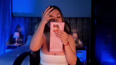 Lea Velle online show from 11.25.25