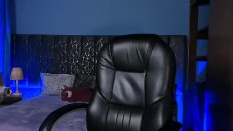 Lea Velle online show from 04.18.26