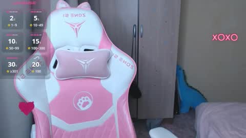 Snapshot of leah__gotty chatting on 11.26.25 Leah Gotty online show from 11.26.25