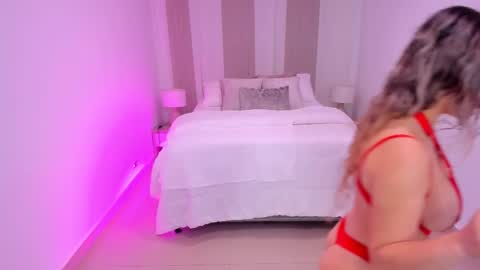 Leah  Greyy online show from 11.18.25