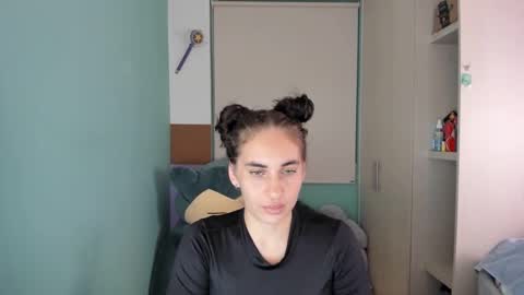 Snapshot of leah_sm chatting on 01.17.25 Laura online show from 01.17.25