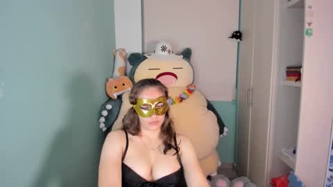 Snapshot of leah_sm chatting on 02.15.26 Laura online show from 02.15.26