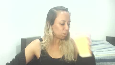 leah_susman online show from 11.01.25