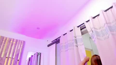 Leah  online show from 01.06.25