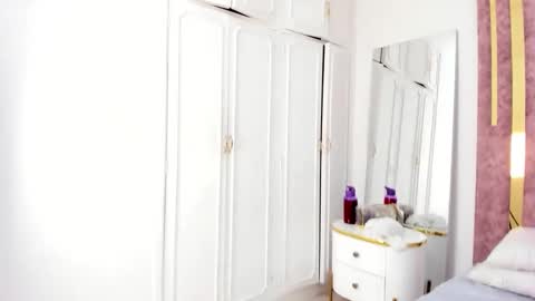 Leah  online show from 03.10.25