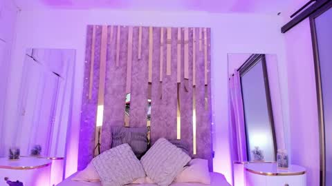 Leah  online show from 03.11.25