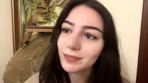Snapshot of leahduran chatting on 10.23.25 Amity online show from 10.23.25