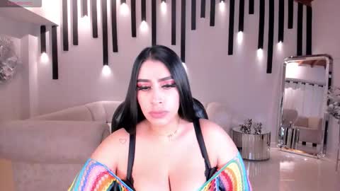 leahlombardi_ online show from 10.01.25