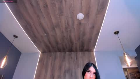 leahlombardi_ online show from 10.11.25